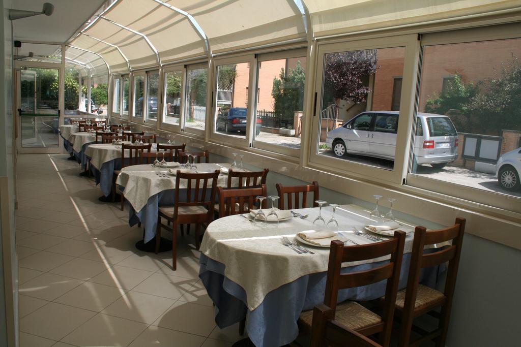 Hotel Lisa Pineto Esterno foto