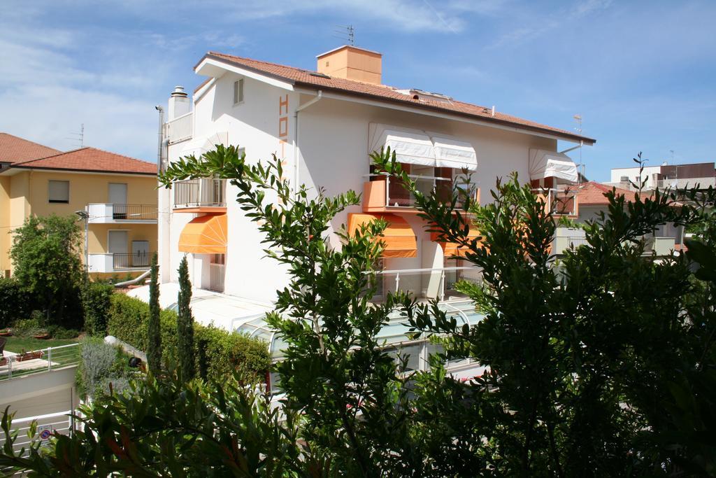 Hotel Lisa Pineto Esterno foto