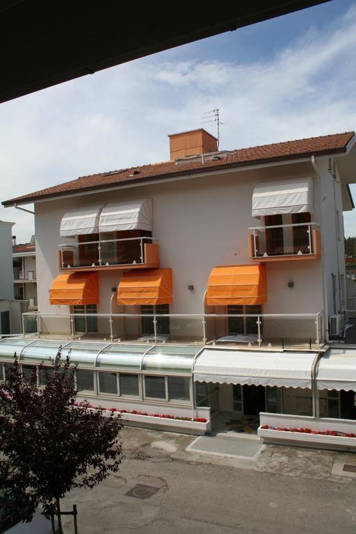 Hotel Lisa Pineto Esterno foto