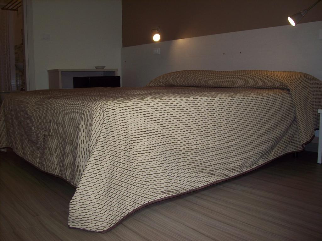 Hotel Lisa Pineto Esterno foto